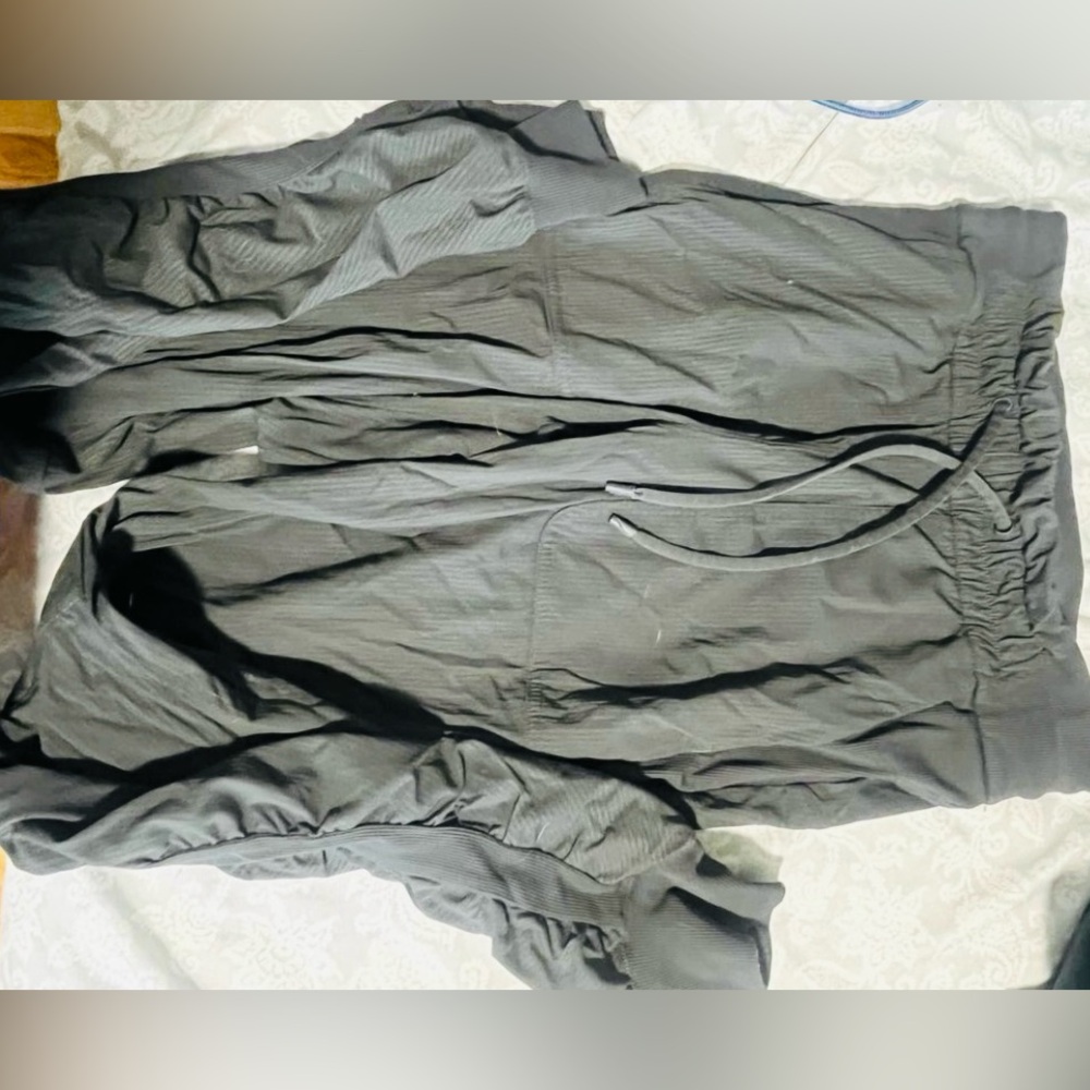 Lululemon dance studio jogger size 4